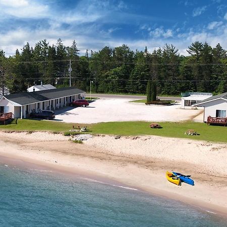 North Winds Motel Mackinaw City Exterior photo