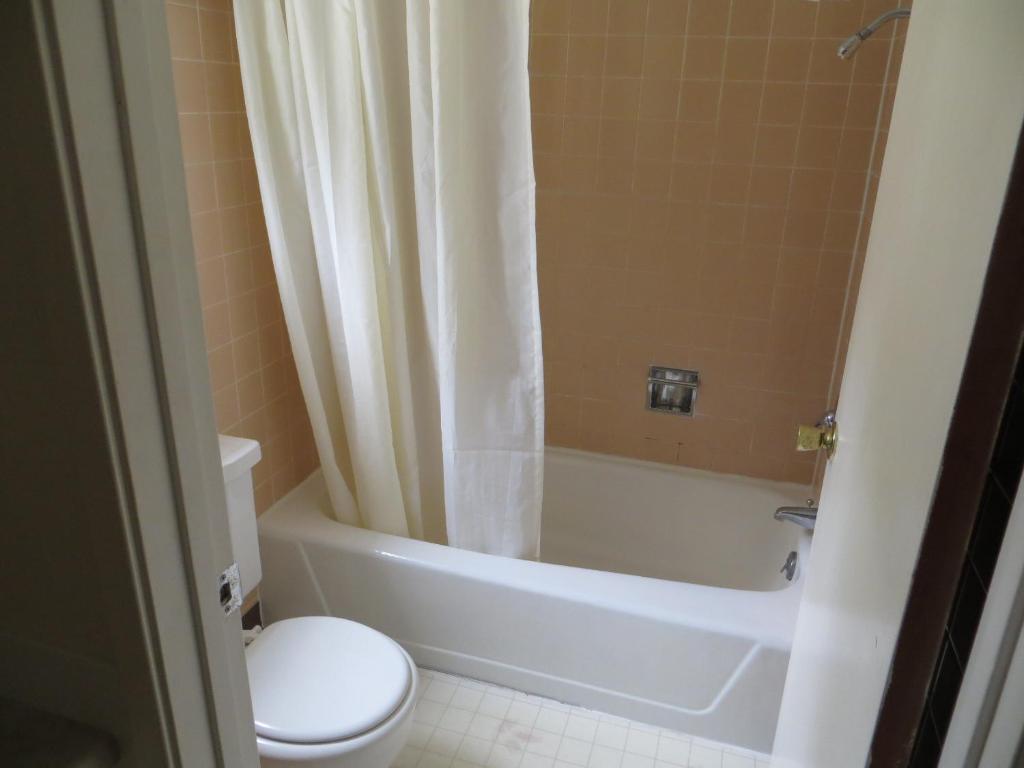 North Winds Motel Mackinaw City Room photo