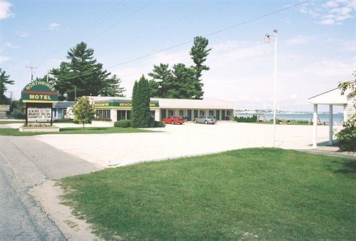 North Winds Motel Mackinaw City Exterior photo